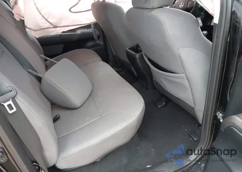 2017 Toyota Tacoma Sr5 V6 z USA, uszkodzony, nr VIN 3TMAZ5CN7HM043144